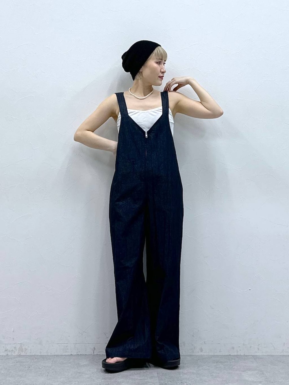 「RAGEBLUEのアソートカラービーニー（ニットキャップ/ビーニー、ブラック系）」を使った、たけおさん（レディース・157cm）の夏コーディネートの4枚目の写真