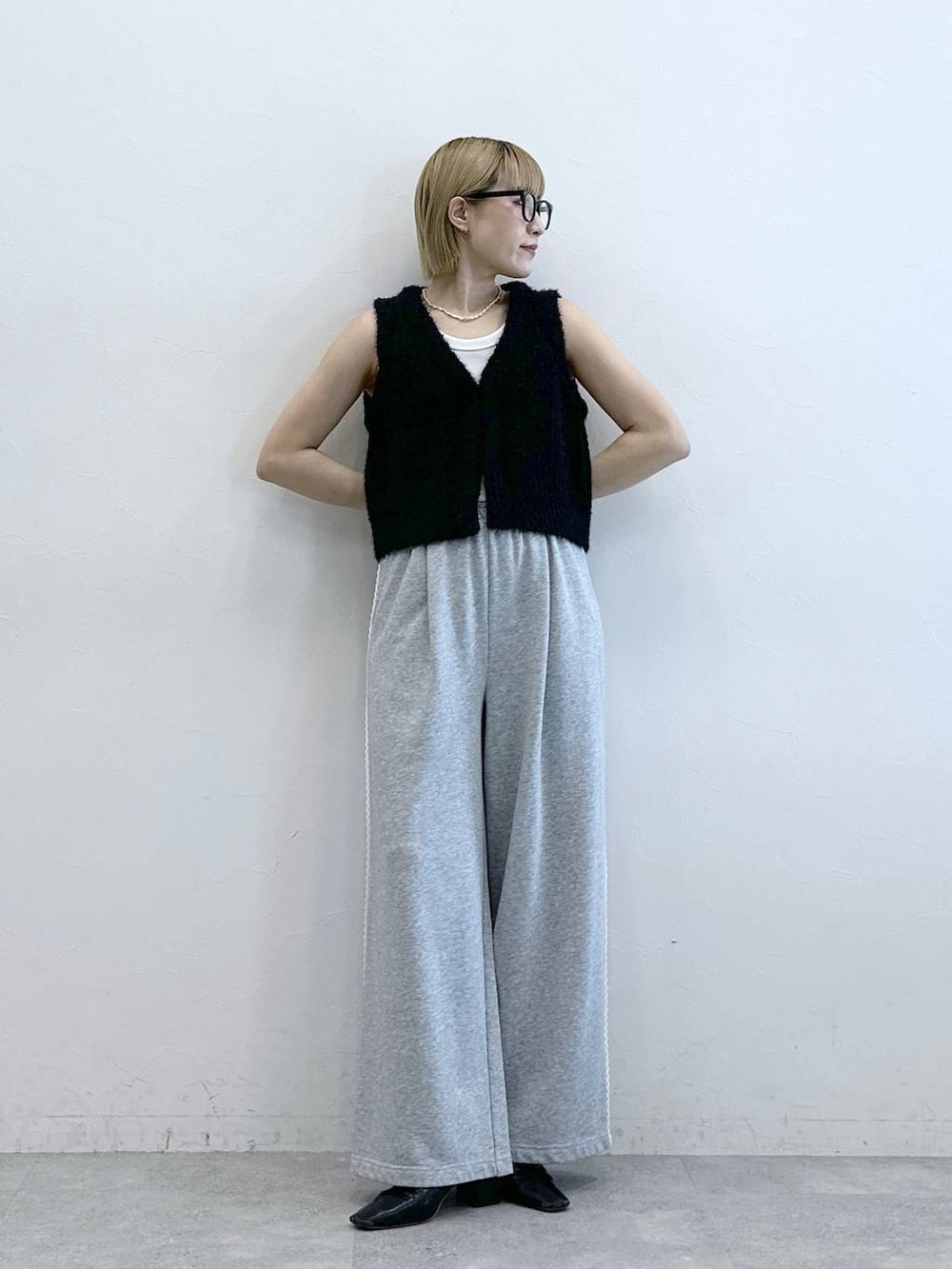 「RAGEBLUEのアソートアイウェア（メガネ、グレー系）」を使った、たけおさん（レディース・157cm）の夏コーディネートの3枚目の写真