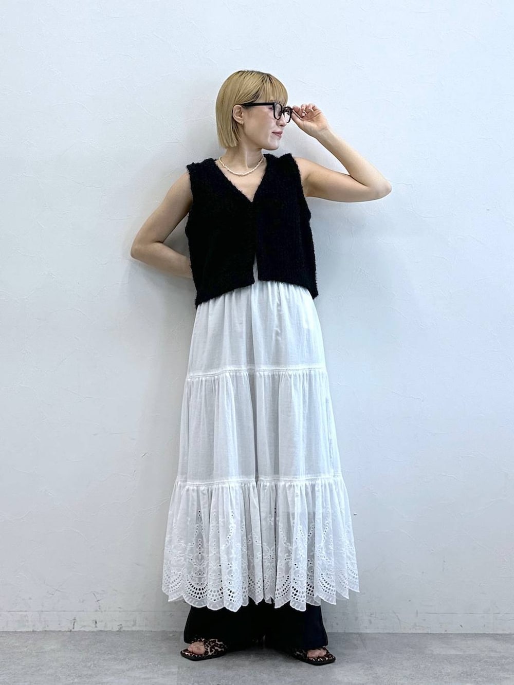 「RAGEBLUEのアソートアイウェア（メガネ、グレー系）」を使った、たけおさん（レディース・157cm）の夏コーディネートの3枚目の写真