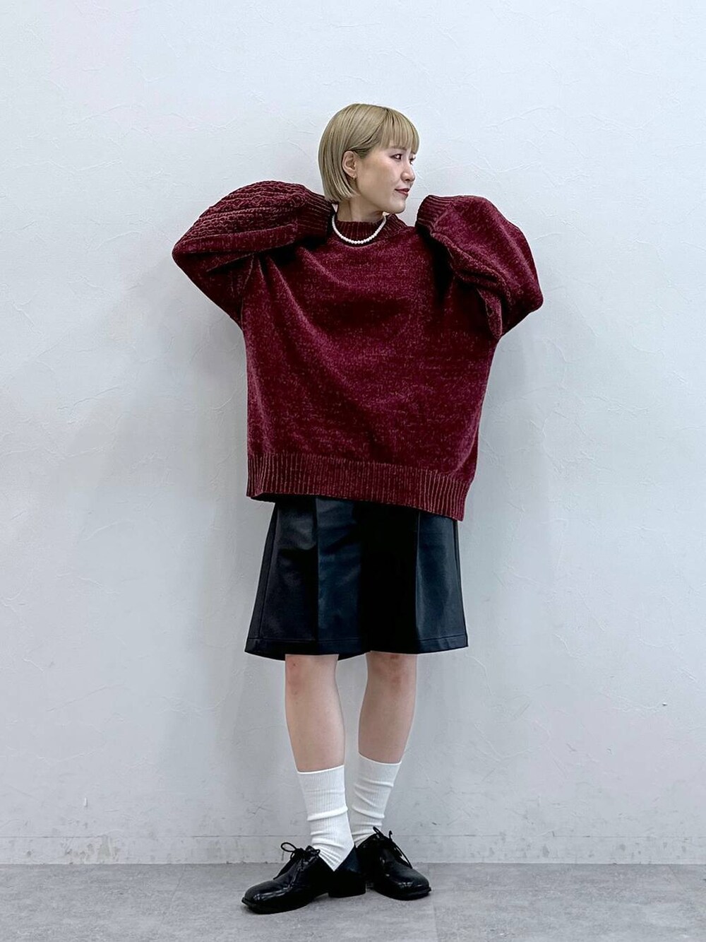 「RAGEBLUEのボリュームスリーブ/袖デザインBIGモールニット（Tシャツ/カットソー、レッド系）」を使った、たけおさん（レディース・157cm）の夏コーディネートの2枚目の写真