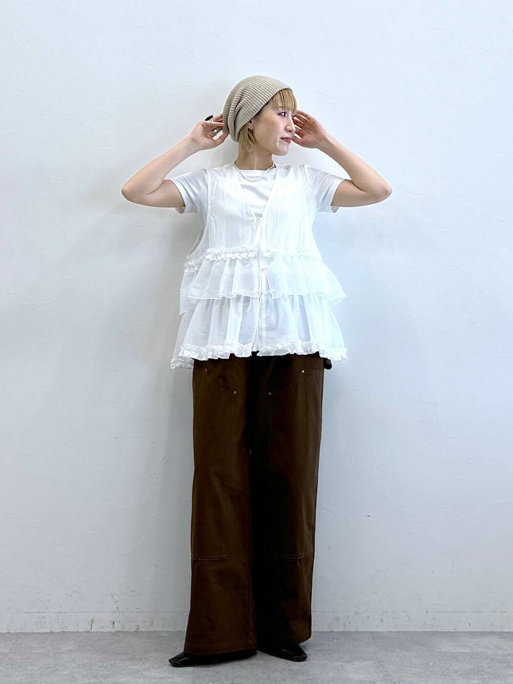 「RAGEBLUEのカラービーニー（ニットキャップ/ビーニー、ベージュ系）」を使った、たけおさん（レディース・157cm）の夏コーディネートの4枚目の写真