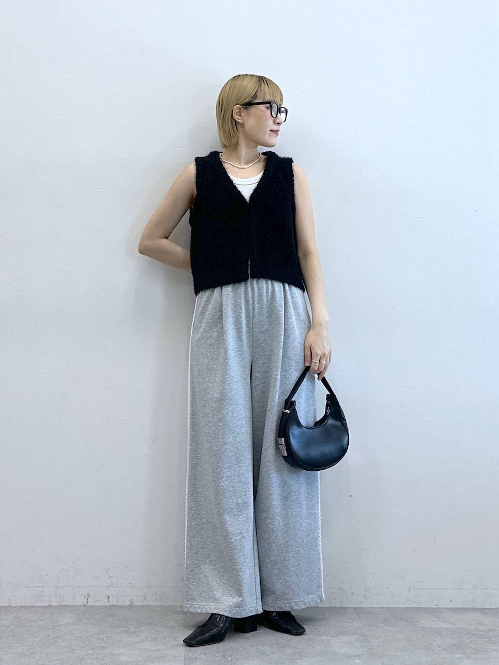 「RAGEBLUEのアソートアイウェア（メガネ、グレー系）」を使った、たけおさん（レディース・157cm）の夏コーディネートの2枚目の写真