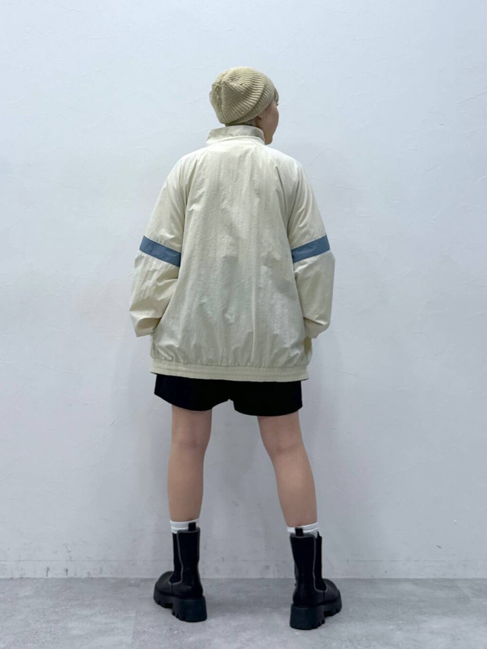 「LOWRYS FARMのビーズニットワッチ　128530（ハンチング/ベレー帽、ベージュ系）」を使った、たけおさん（レディース・157cm）の秋コーディネートの5枚目の写真