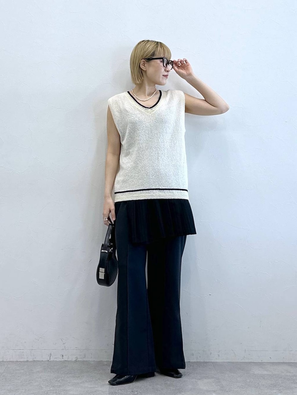 「RAGEBLUEのアソートアイウェア（メガネ、グレー系）」を使った、たけおさん（レディース・157cm）の夏コーディネートの3枚目の写真