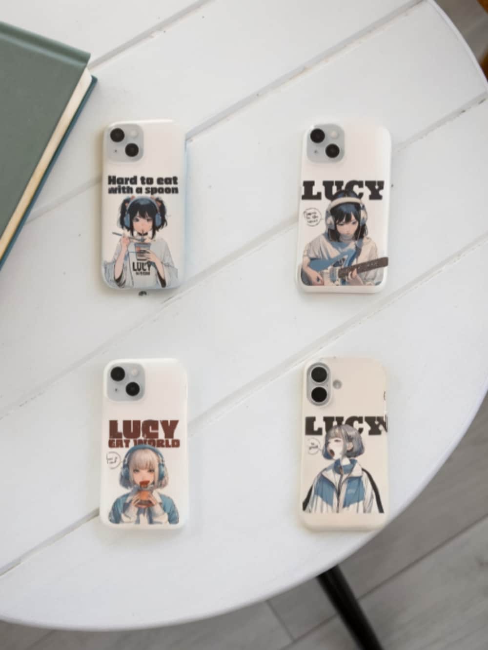 ベージュ系のブーツ、グリーン系のカーゴパンツ、グレー系のスウェットを着用したレディースの冬コーディネートの4枚目の写真