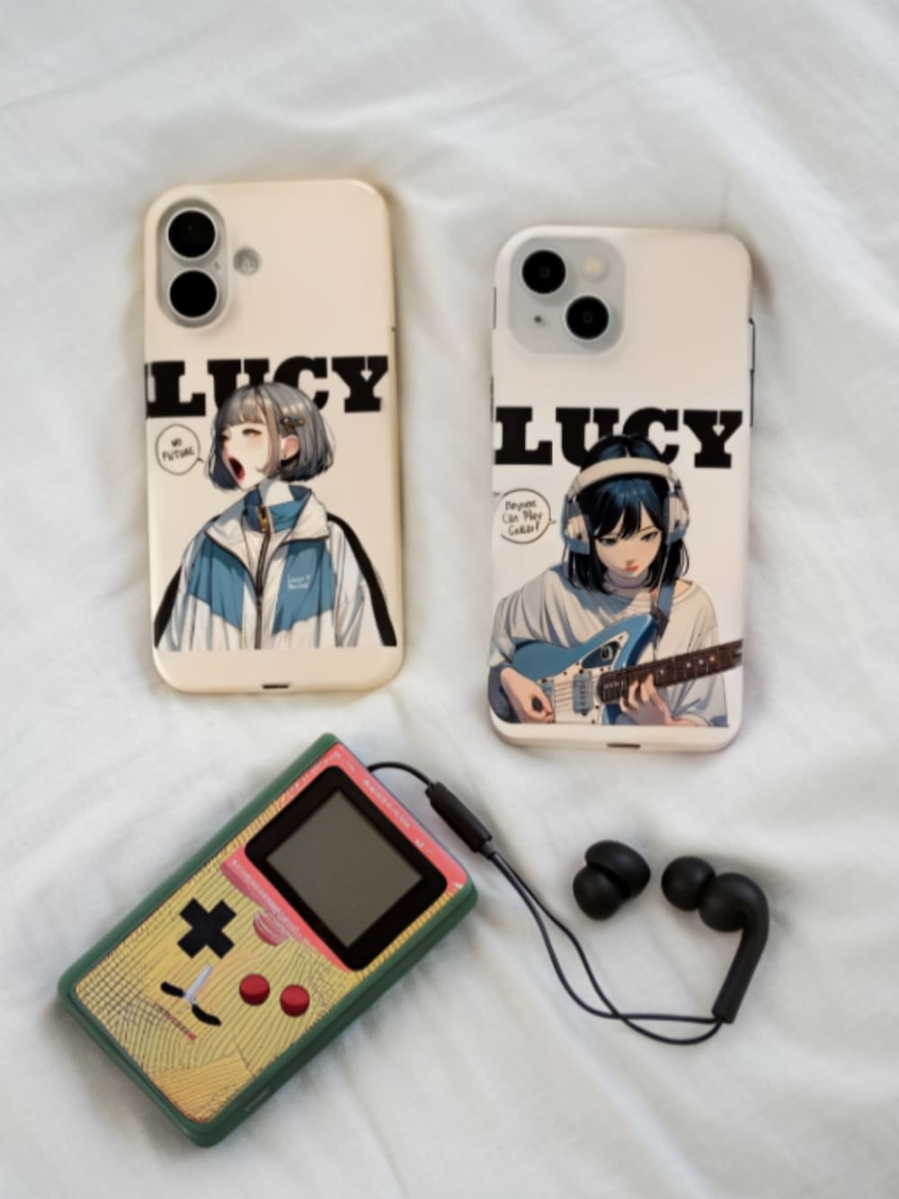 ブラック系のブーツ、グレー系のスウェット、ブラック系のムートンコートを着用したレディースの秋コーディネートの4枚目の写真