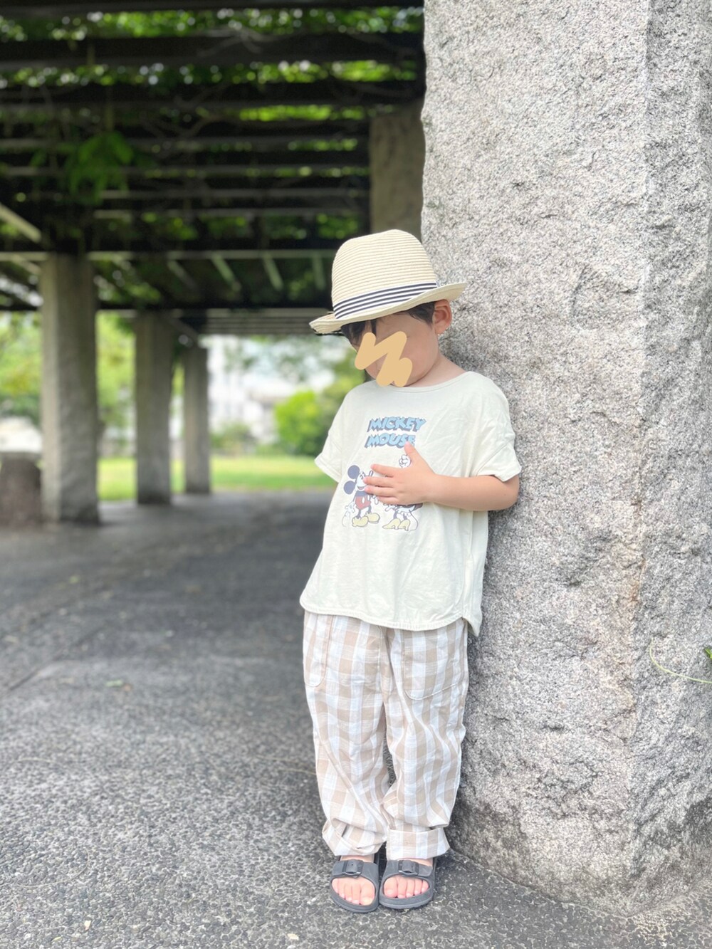 「キッズコーデ、キッズファッション、男の子、5歳、むぎわら帽子、プチプラ、夏コーデ」｜「BREEZEのアイテム（Tシャツ/カットソー、ホワイト系）」を使った、chiroruさん（キッズ・100cm）の夏コーディネートの2枚目の写真
