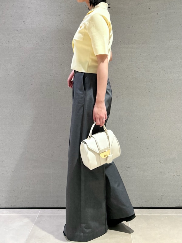 「着回し、高身長、シアー、ショルダーバッグ、サンダル、フラットシューズ、ストレートパンツ、ワイドパンツ、パンツ、ニット、ハイウエスト、イエベ、イエベ秋、骨格ストレート、ハンドバッグ」｜「FRAY I.Dのオープンカラーミラノリブニットジャケット（ニット/セーター、イエロー系）」を使った、FRAY I.Dさん（レディース・161cm）の春コーディネートの5枚目の写真