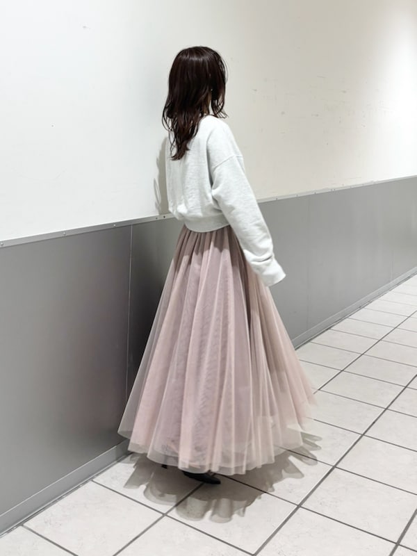 「パンプス、フレアスカート、ロングスカート、スウェット、Champion、レース、チャンピオン、スカート、イエベ、骨格ナチュラル」｜「FRAY I.Dの【Champion】クルーネックスウェット（スウェット、ホワイト系）」を使った、FRAY I.Dさん（レディース・159cm）の春コーディネートの7枚目の写真