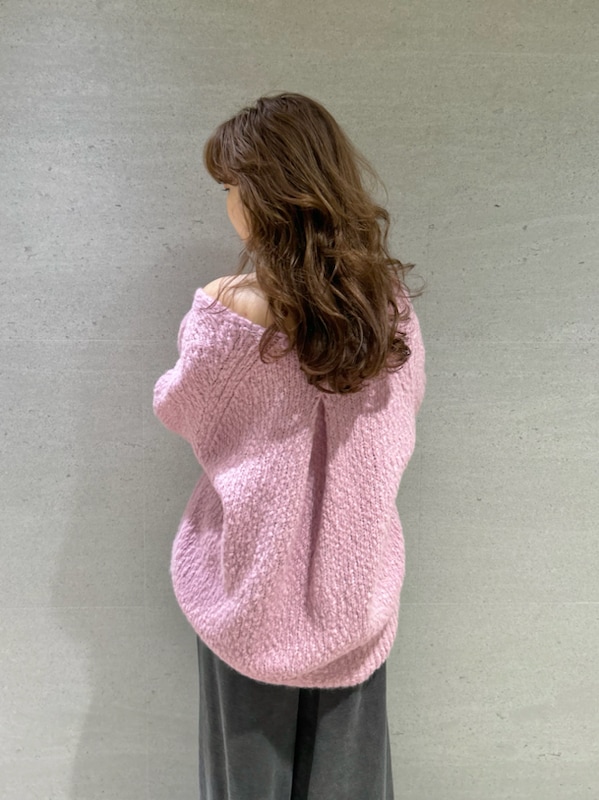 「デートコーデ、ブーツ、低身長、ワイドパンツ、ニット、アウター、イエベ、イエベ秋、骨格ストレート」｜「FRAY I.Dのバックルショートファージャケット（ブルゾン、グレー系）」を使った、FRAY I.Dさん（レディース・150cm）の冬コーディネートの4枚目の写真