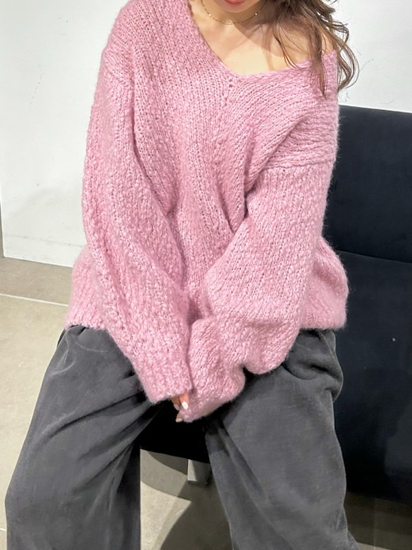 「デートコーデ、ブーツ、低身長、ワイドパンツ、ニット、アウター、イエベ、イエベ秋、骨格ストレート」｜「FRAY I.Dのバックルショートファージャケット（ブルゾン、グレー系）」を使った、FRAY I.Dさん（レディース・150cm）の冬コーディネートの5枚目の写真