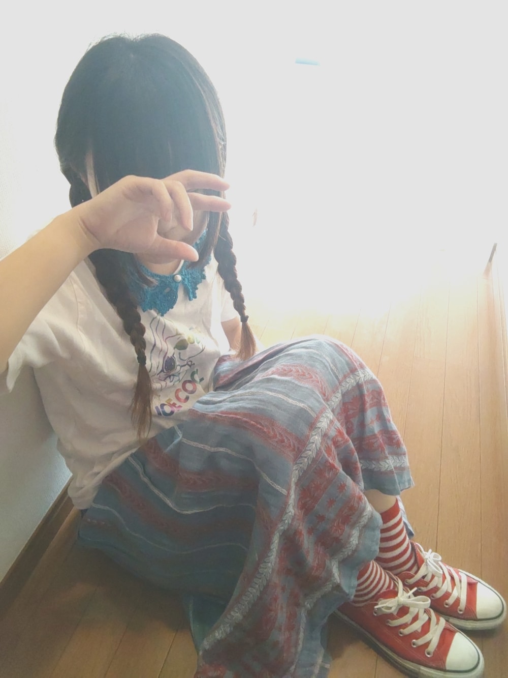 「低身長、みつあみ、誕生日、カジュアル、スヌーピー、ケーキ、スニーカー、おしゃれさんと繋がりたい、音楽で繋がる、もんじゃ焼き」｜「SNOOPYのアイテム（Tシャツ/カットソー、ホワイト系）」を使った、せのさん（レディース・149cm）の夏コーディネートの3枚目の写真