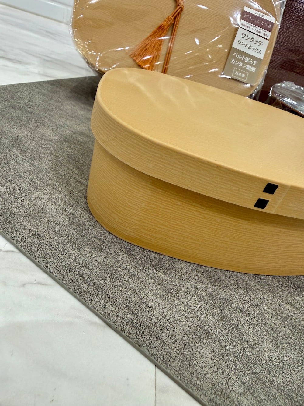 その他のお弁当箱、その他のお弁当箱、その他のお弁当箱を着用したレディースの秋コーディネートの2枚目の写真
