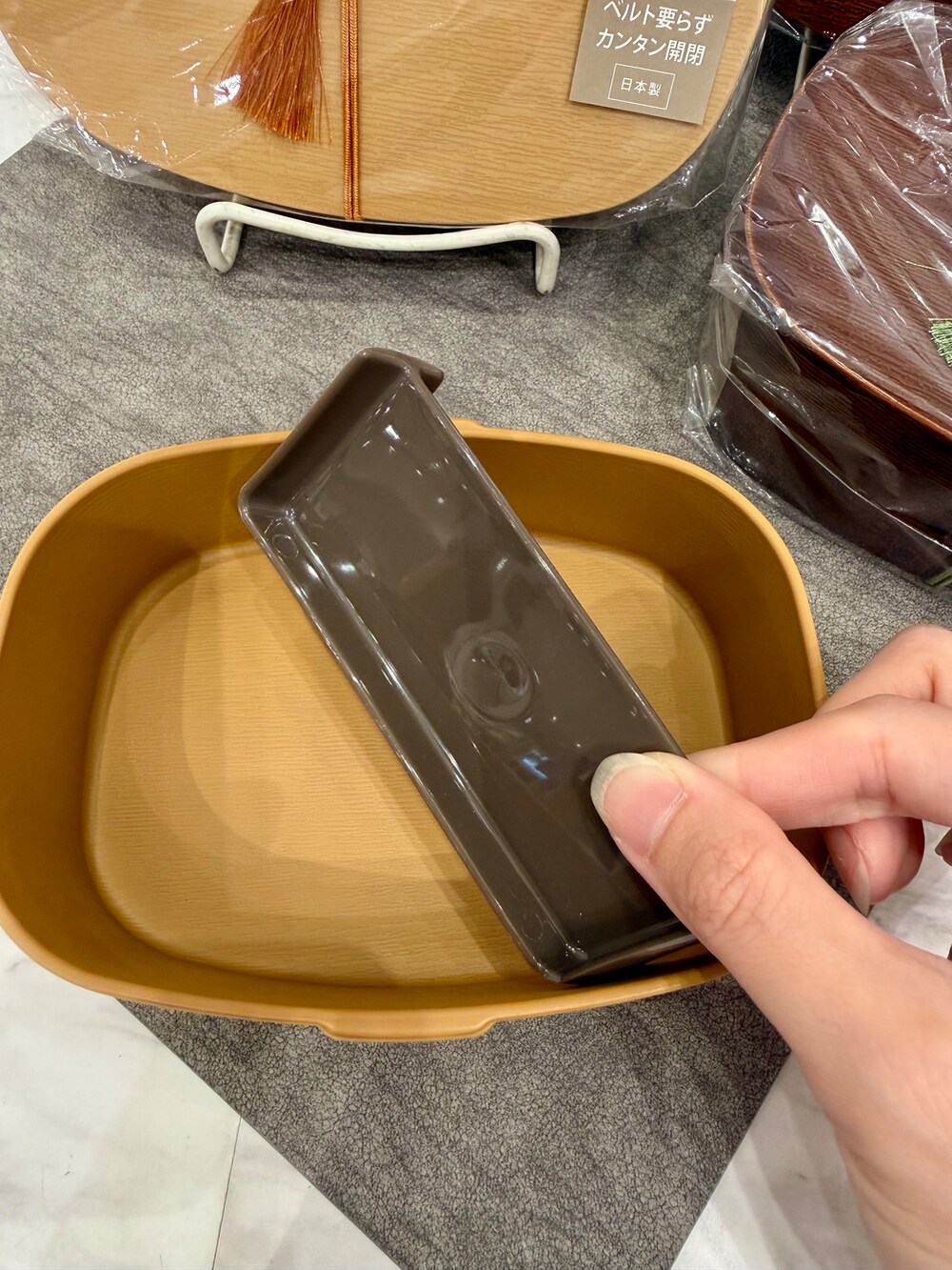 その他のお弁当箱、その他のお弁当箱、その他のお弁当箱を着用したレディースの秋コーディネートの4枚目の写真