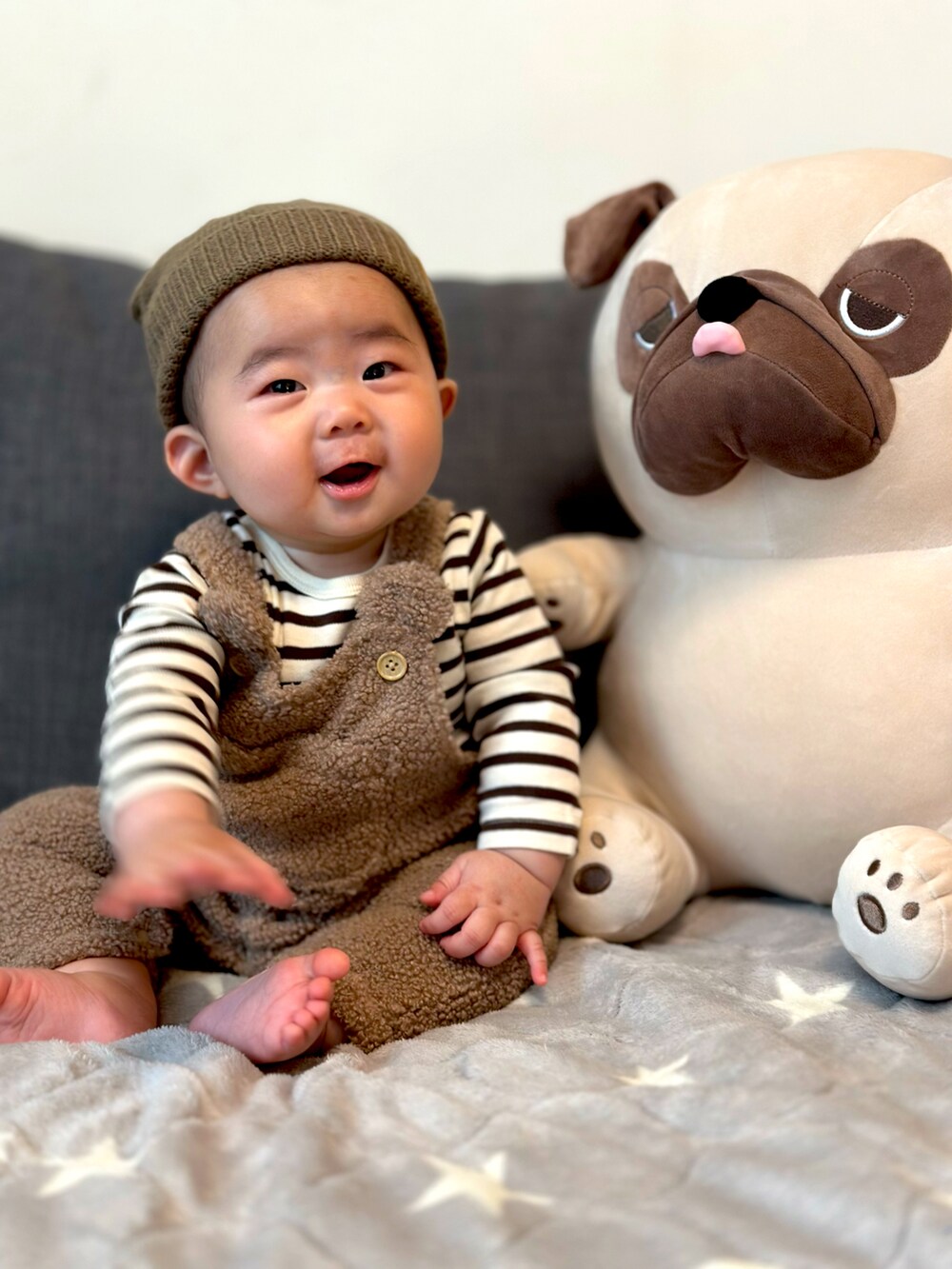 「新星WEARISTAにエントリー、男の子、レイヤードスタイル、ストリート、キッズファッション、むすこーで、ベビーコーデ、赤ちゃん」｜「petit mainのアニマルビーニー（ニットキャップ/ビーニー、ブラウン系）」を使った、souさん（キッズ・142cm）の冬コーディネートの3枚目の写真