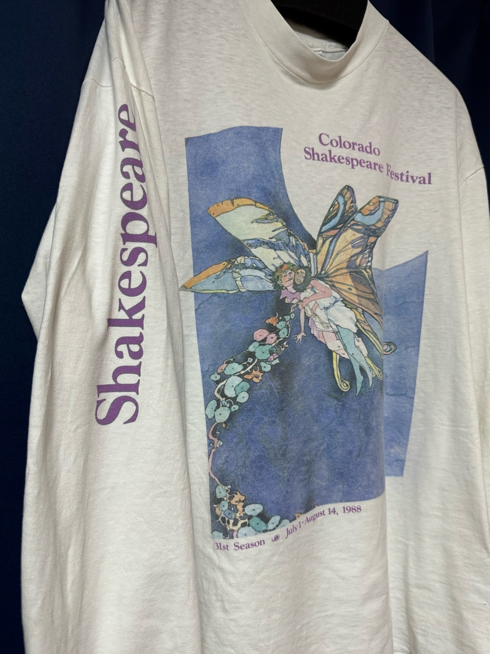「カーディガン、ヴィンテージ、80s、アートTシャツ、William Shakespeare、エウレカセブン、HOME MADE KAZOKU、J-POP」｜「VINTAGEの80s William Shakespeare “A Midsummer-night's Dream” T-Shirt (Hanes Beefy label | ©︎1988)（Tシャツ/カットソー、ホワイト系）」を使った、Rさん（メンズ・31cm）の春コーディネートの3枚目の写真