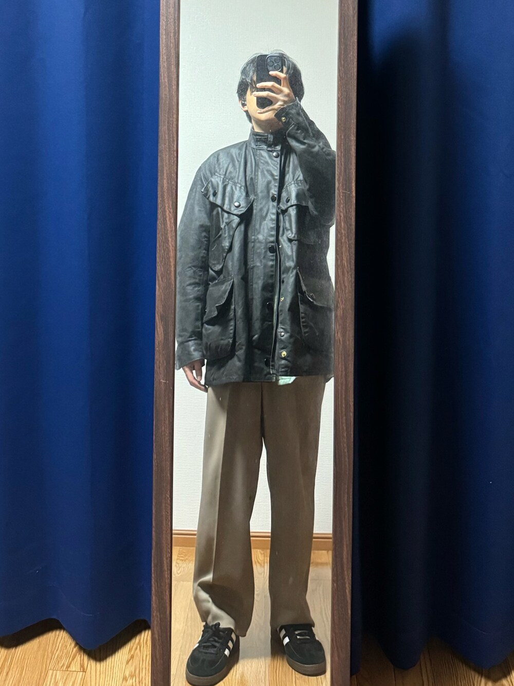 「ヴィンテージ、バブアー、Barbour international、70's、Stevie Ray Vaughan、Stevie Wonder、rock」｜「VINTAGEの70s Barbour international [NATO stock | 1 Warrant]（ミリタリージャケット、ブラック系）」を使った、Rさん（メンズ・31cm）の春コーディネートの2枚目の写真