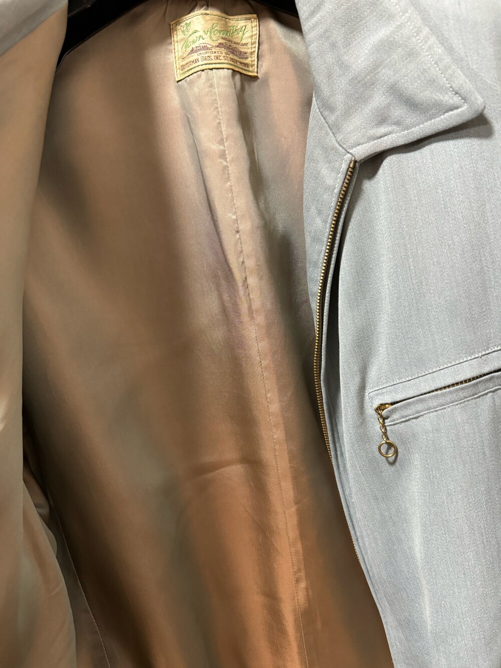 「ヴィンテージ、50's、レーヨンギャバジン、40’s、506xx、デニムジャケット、Jordan Rakei、R&B/Soul、Neo-Soul」｜「VINTAGEの50s Rayon Gabardine Jacket [GRIPPER ZIPPER]（ブルゾン、グレー系）」を使った、Rさん（メンズ・31cm）の冬コーディネートの3枚目の写真