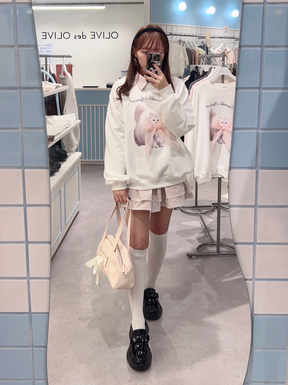 「春コーデ、春服、春カラー、春服コーデ、春服デビュー宣言、春服みてみて、ピンク、ピンクコーデ、ピンクシャツ、ガーリー、ガーリーコーデ、韓国ファッション、低身長、低身長コーデ、骨格ストレート」｜「OLIVE des OLIVEのチュニックシャツワンピ（ワンピース、ピンク系）」を使った、Mitsukiさん（レディース・153cm）の冬コーディネートの4枚目の写真