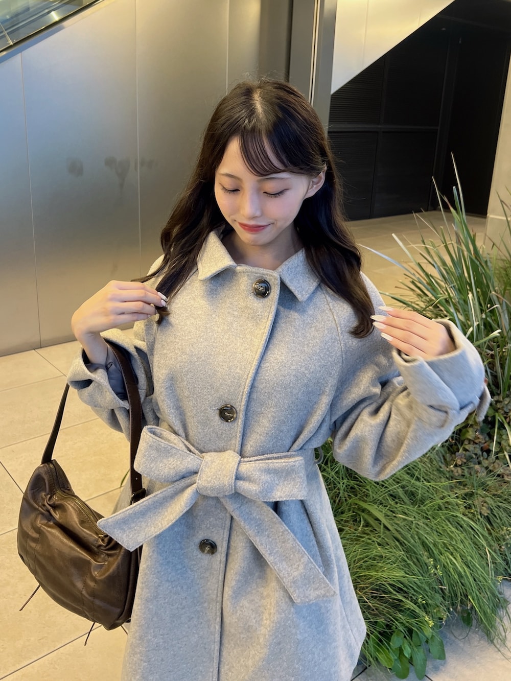 「アウトドアスタイル、ブラウン、秋服準備はじめました、デートコーデ、韓国ファッション、プチプラ、低身長、コート、ロングブーツ、大人かわいい」｜「OLIVE des OLIVEのミドルコート（その他アウター、ベージュ系）」を使った、Mitsukiさん（レディース・153cm）の秋コーディネートの2枚目の写真