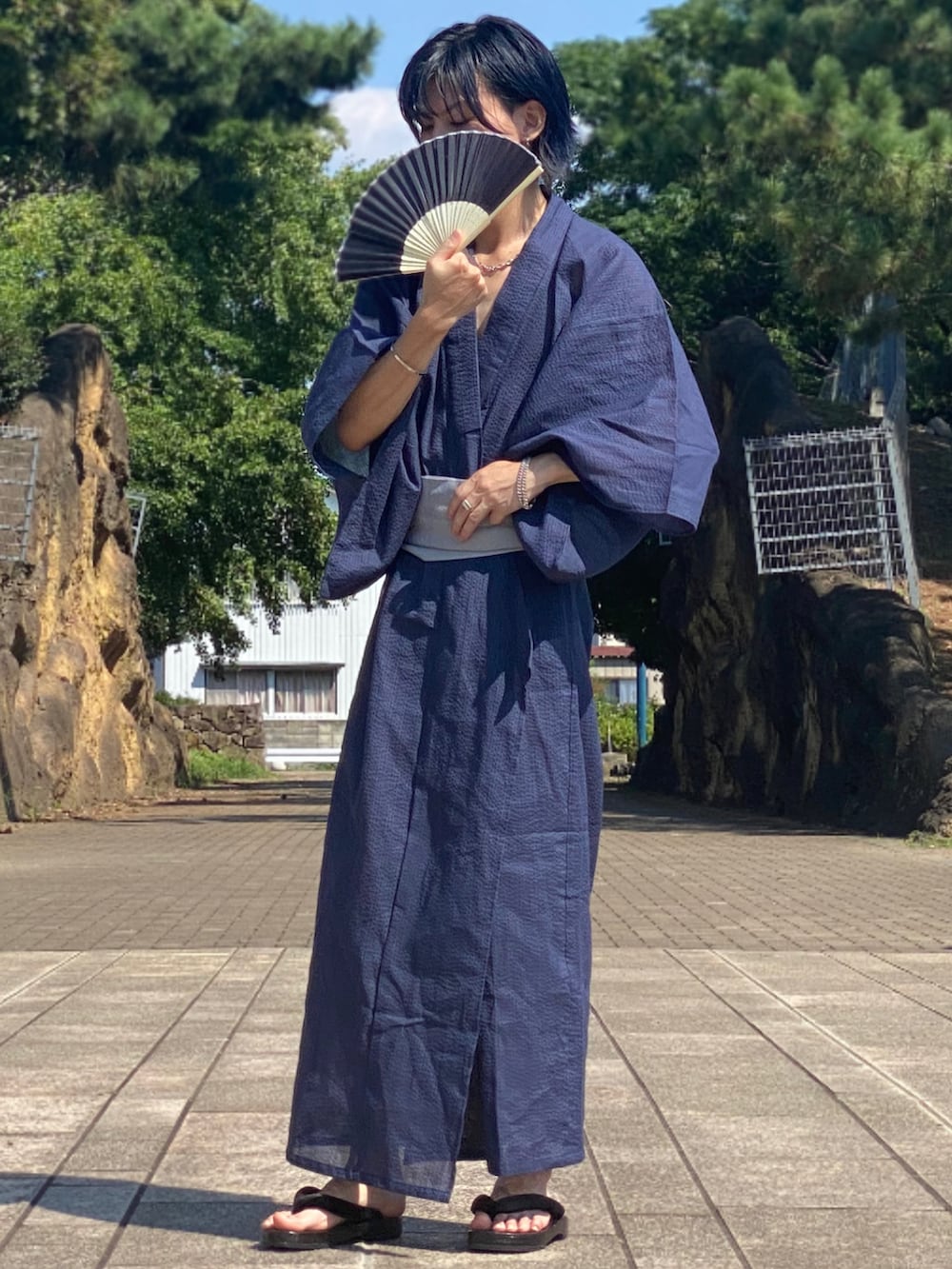 ゆーすけさんの「2024 縞しじら織り浴衣 3点セット【浴衣＋帯＋下駄】（MONO-MART）」を使ったコーディネートの2枚目の写真
