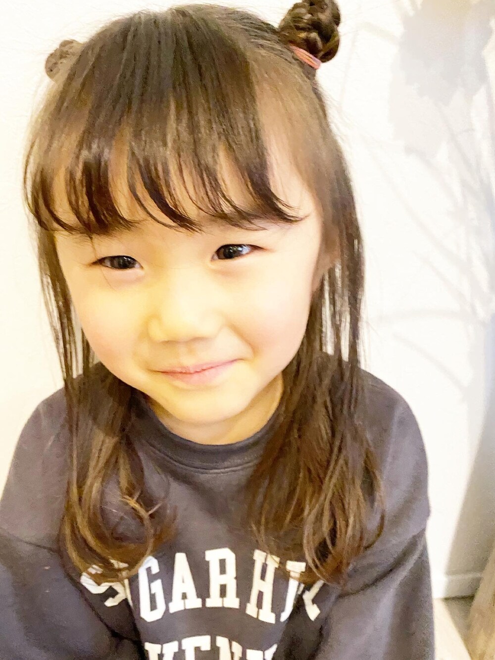 「海美、海美コーデ、キッズファッション、おんなのこ、女の子コーデ、女の子、ファッション、コーディネート、5歳」｜「B:MING by BEAMSのアイテム（マフラー、ベージュ系）」を使った、海美さん（キッズ・100cm）の冬コーディネートの3枚目の写真