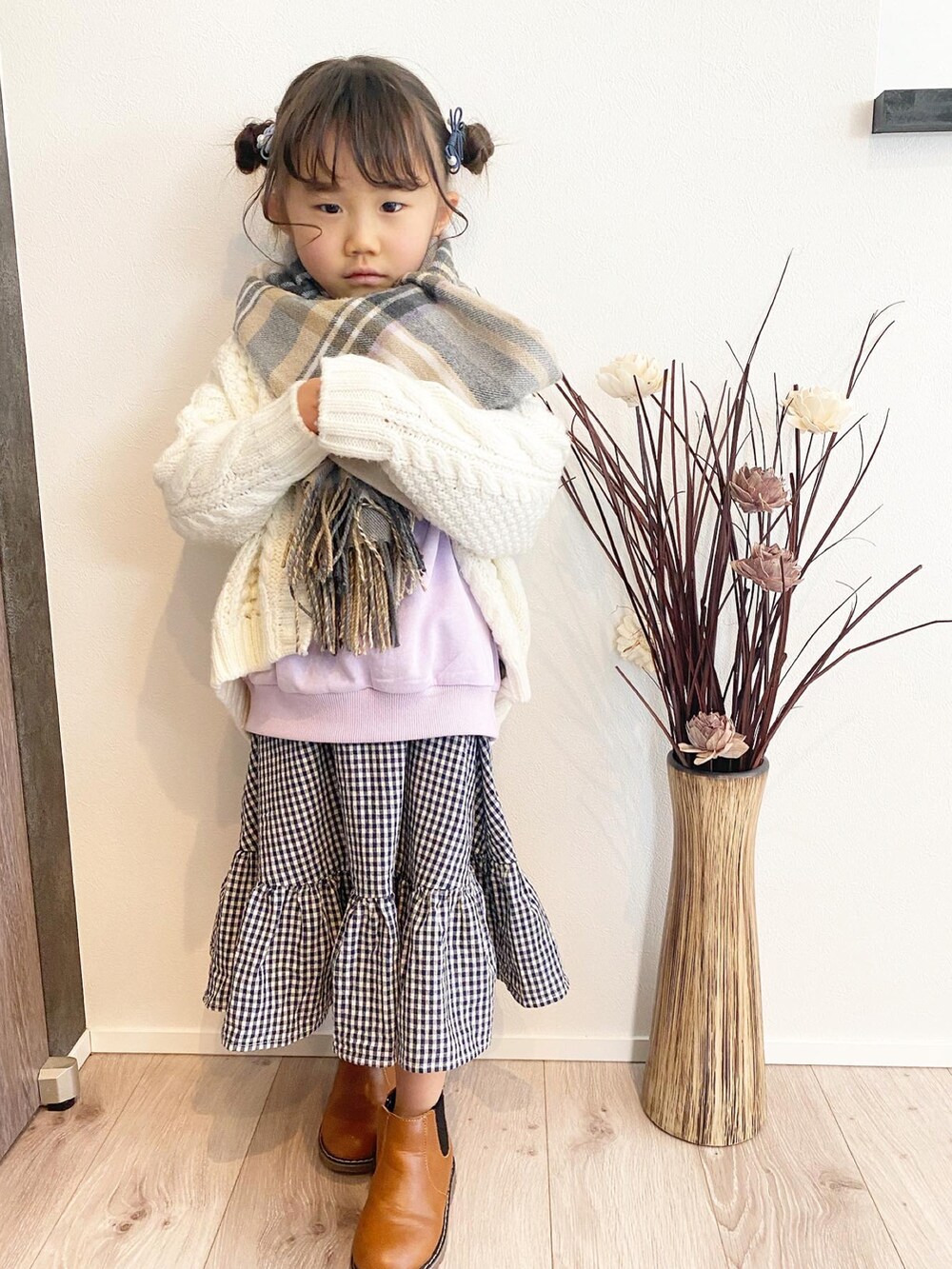 「女の子、女の子コーデ、キッズコーデ、キッズファッション、カーディガン、あったかコーデ、海美、海美コーデ、5歳」｜「URBANCHERRYのアイテム（スウェット、パープル系）」を使った、海美さん（キッズ・100cm）の冬コーディネートの2枚目の写真