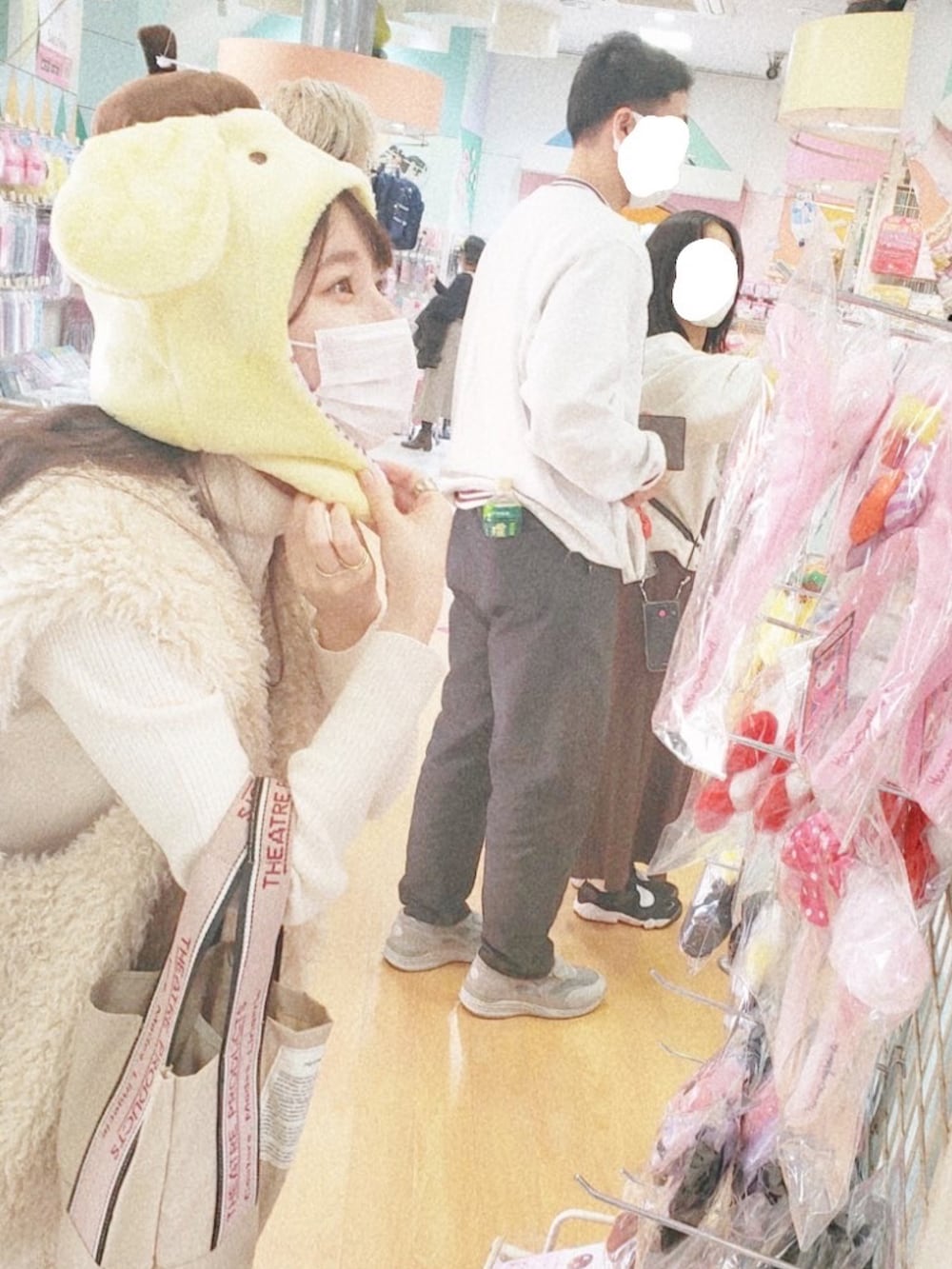 「アイボリー、ホワイトコーデ、低身長女子、低身長、ファーベスト、シアタープロダクツ(THEATRE PRODUCTS)、へザー、lawgy、eim_press、lemore、GU、淡色コーデ、淡色女子」｜「LE MOREのリンクルイージーパンツ（その他パンツ、ホワイト系）」を使った、モエさん（レディース・148cm）の秋コーディネートの2枚目の写真