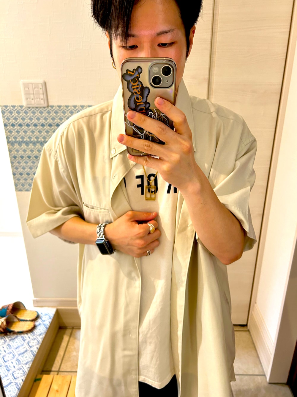 「NIKE、UNITED TOKYO、シャツスタイル、ロングシャツ、converse、ハイカットスニーカー、ハーフパンツ、off white、RICK OWENS」｜「UNITED TOKYOのボイルパナマショートスリーブシャツ/ビックシルエット（シャツ/ブラウス、ベージュ系）」を使った、ラダバンプさん（メンズ・167cm）の夏コーディネートの2枚目の写真