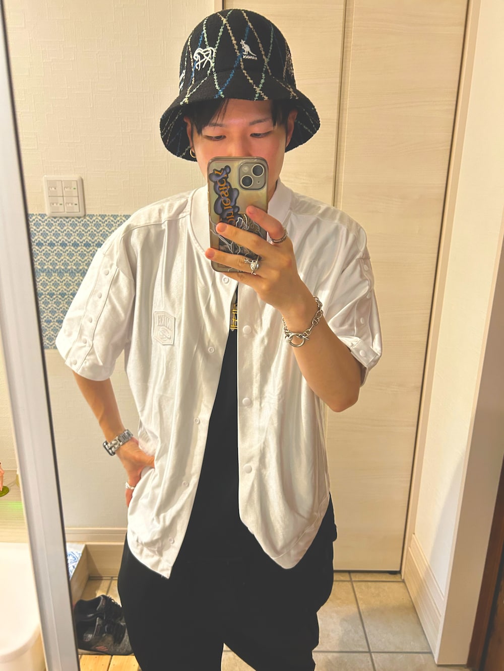 「NIKE、Dr.Martens、サルエルパンツ、ハット、KANGOL、タンクトップ」｜「KANGOLのアイテム（ハット、ブラック系）」を使った、ラダバンプさん（メンズ・167cm）の夏コーディネートの2枚目の写真
