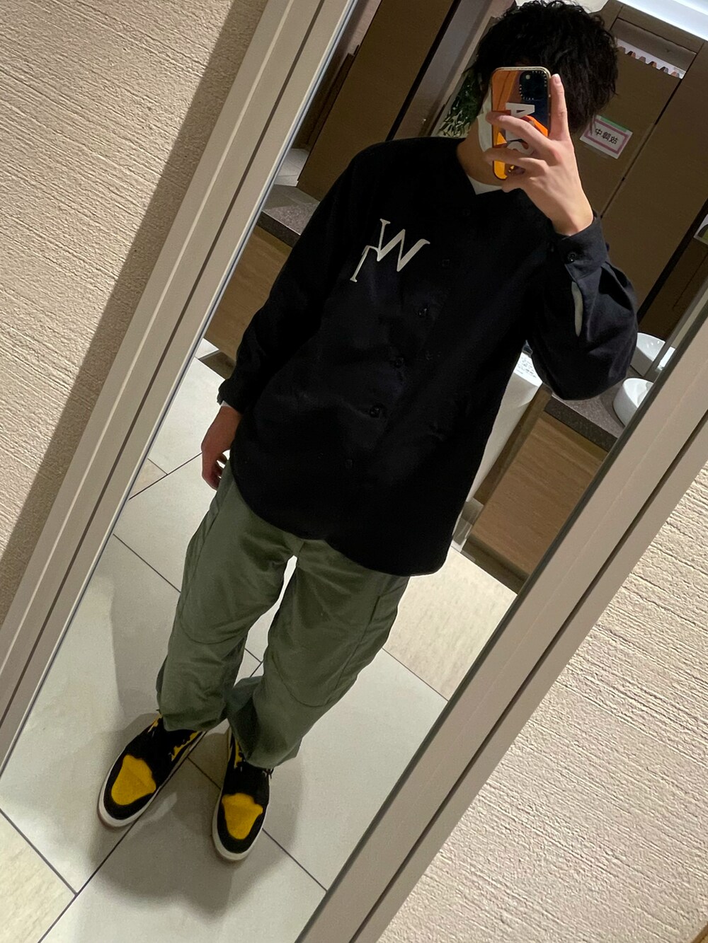 「おしゃれさんと繋がりたい、休日コーデ、秋冬コーデ、秋、wtaps、NIKE」｜「WTAPSのアイテム（その他アウター、ブラック系）」を使った、TSUNEさん（メンズ・175cm）の秋コーディネートの3枚目の写真