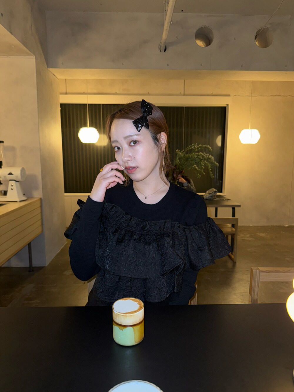 「チョコ色に染まれ、春服コーデ、春服、オトナカジュアル、きれいめコーデ」｜「dodamのアイテム（トップス、ブラック系）」を使った、うざみちゃん🦈さん（レディース・158cm）の冬コーディネートの4枚目の写真