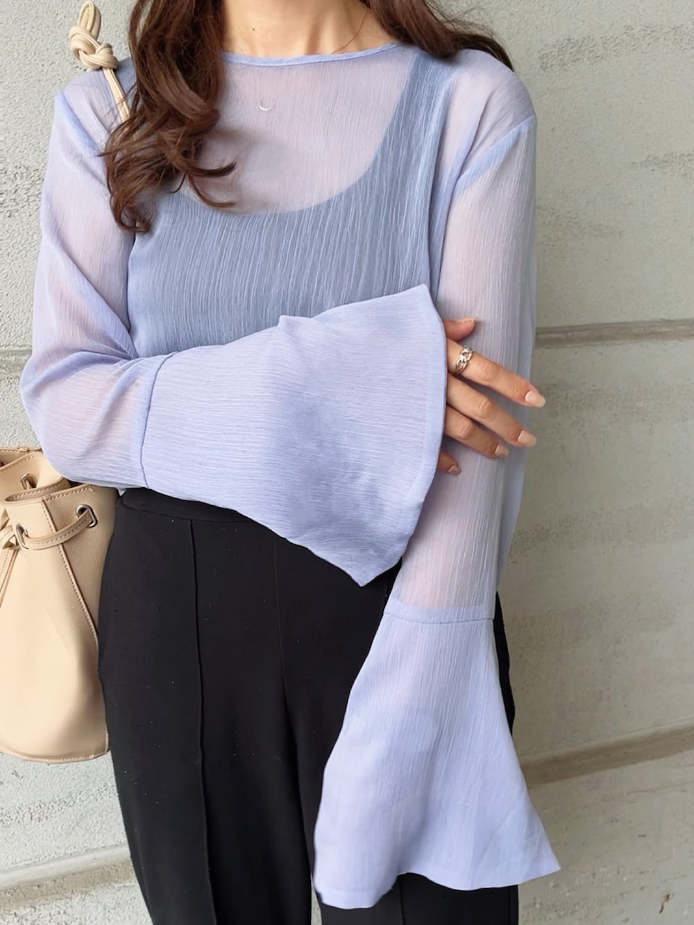 「シアートップス、シア―ブラウス、ブルーコーデ、キレイめ、シンプルコーデ、auntmarie's」｜「Aunt Marie'sのシアークルーネックトップス（シャツ/ブラウス、ブルー系）」を使った、ミズタマ⭐︎さん（レディース・157cm）の夏コーディネートの2枚目の写真