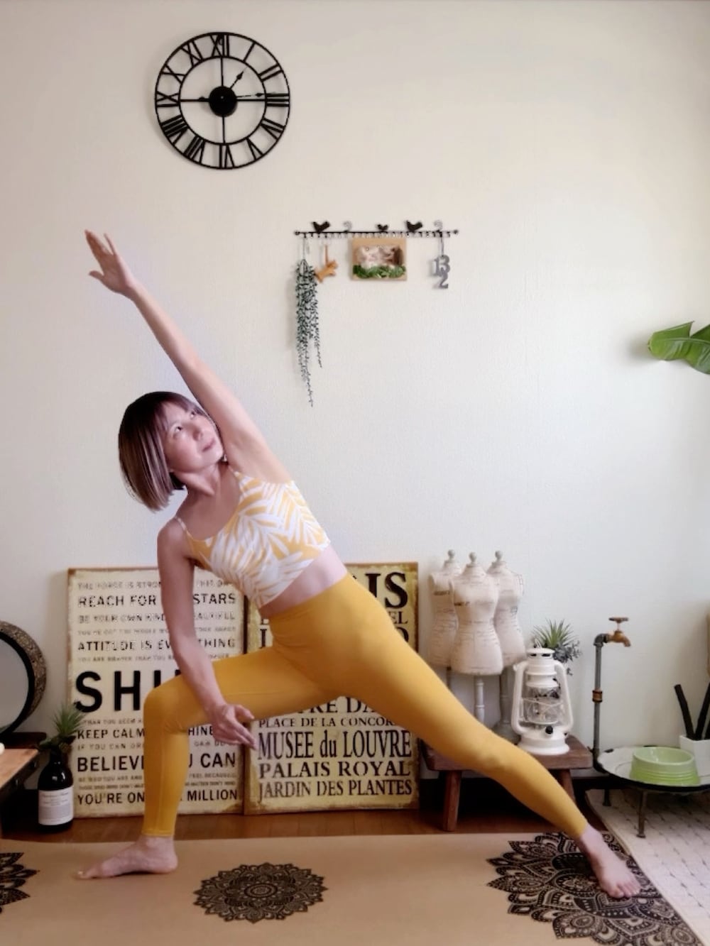 「ヨガ、ヨガウェア、ヨガレギンス、YOGA、yoga wear、ZOMIGEN」｜「ZOMIGENのZOMIGEN｜柄物ヨガセットアップ　レギンス スパッツ レディース カップ付きヨガウェアブラトップス+パンツレギンス（レギンス/スパッツ、イエロー系）」を使った、𝓮𝓽𝓼𝓾*さん（レディース・157cm）の夏コーディネートの2枚目の写真