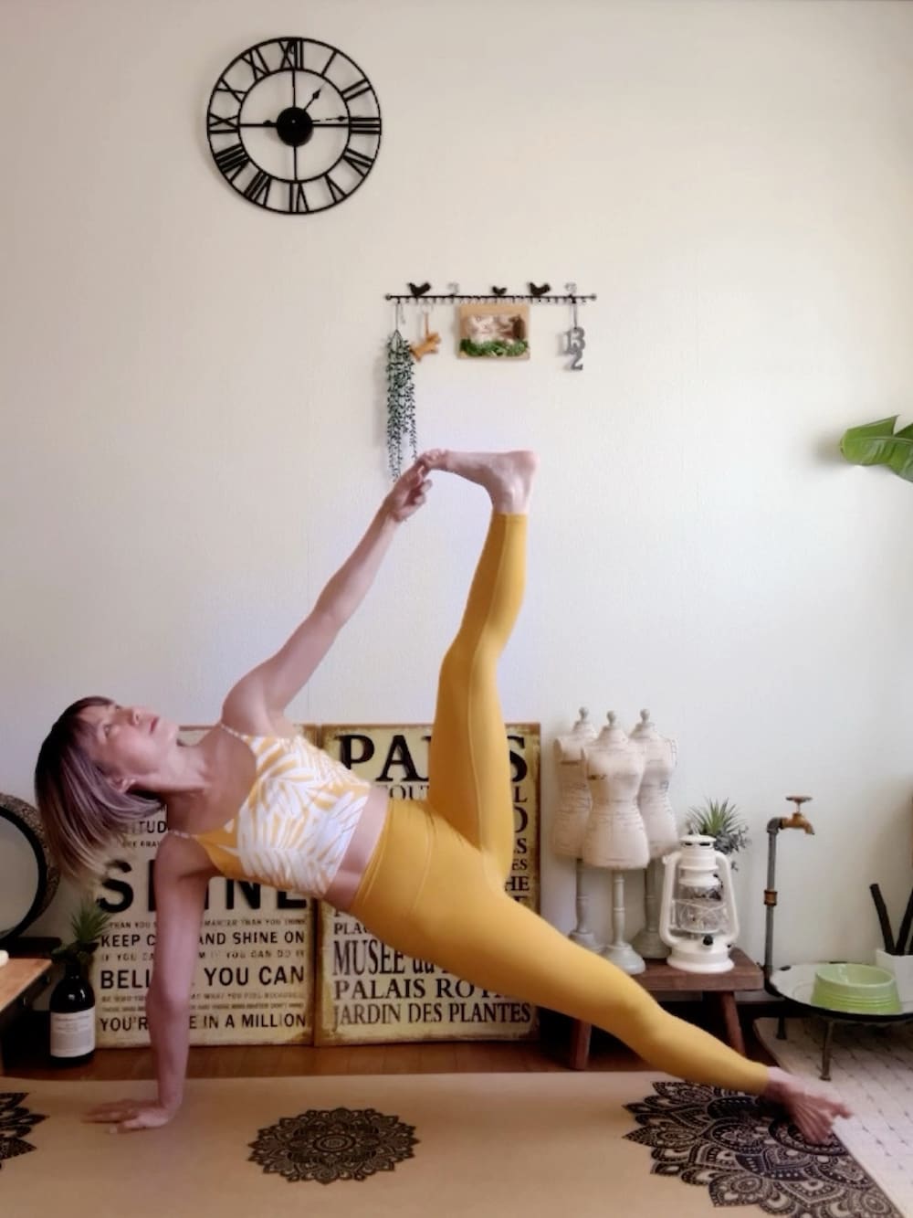 「ヨガ、ヨガウェア、ヨガレギンス、YOGA、yoga wear、ZOMIGEN」｜「ZOMIGENのZOMIGEN｜柄物ヨガセットアップ　レギンス スパッツ レディース カップ付きヨガウェアブラトップス+パンツレギンス（レギンス/スパッツ、イエロー系）」を使った、𝓮𝓽𝓼𝓾*さん（レディース・157cm）の夏コーディネートの3枚目の写真