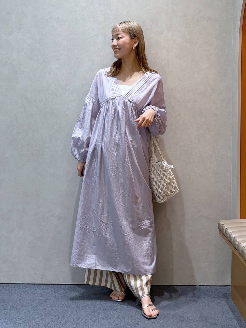 「ガーリー、きれいめ、ナチュラル、ローリーズスタイル_LOWRYS FARM、大人女子カジュアル_LOWRYS FARM、LOWRYS FARM、ワンピース、夏コーデ、ゆったり、カジュアル、ワイドパンツ、楽ちんコーデ、体型カバー」｜「LOWRYS FARMのホップサックイージーパンツ 253262（その他パンツ、その他）」を使った、ほりんさん（レディース・160cm）の春コーディネートの2枚目の写真