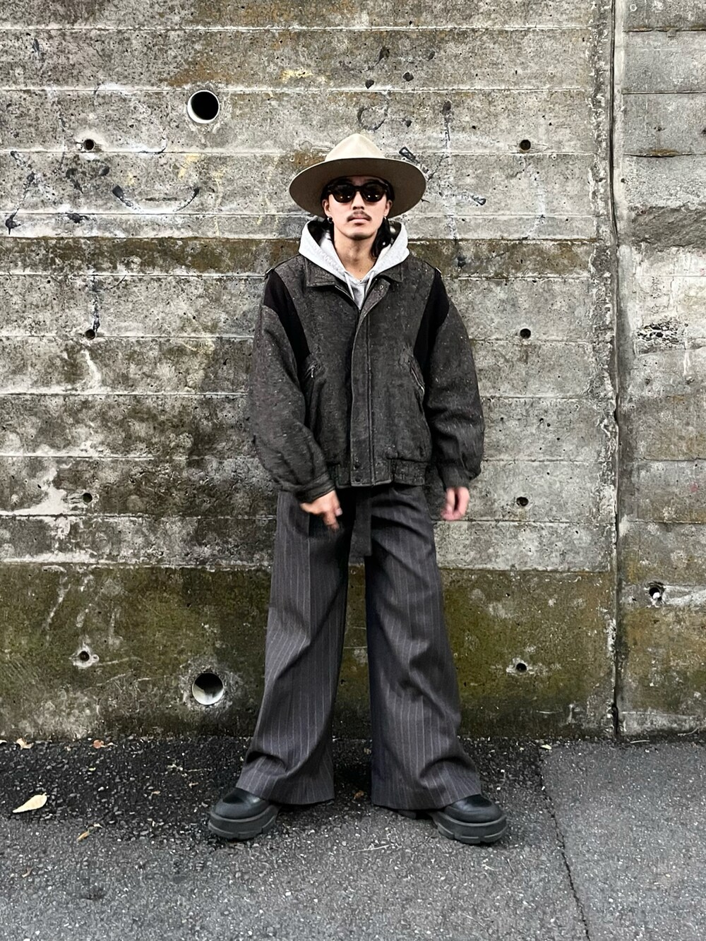 「hxcyydのアイテム（ジャケット/アウター、グレー系）」を使った、qsssy さん（メンズ・160cm）の冬コーディネートの2枚目の写真