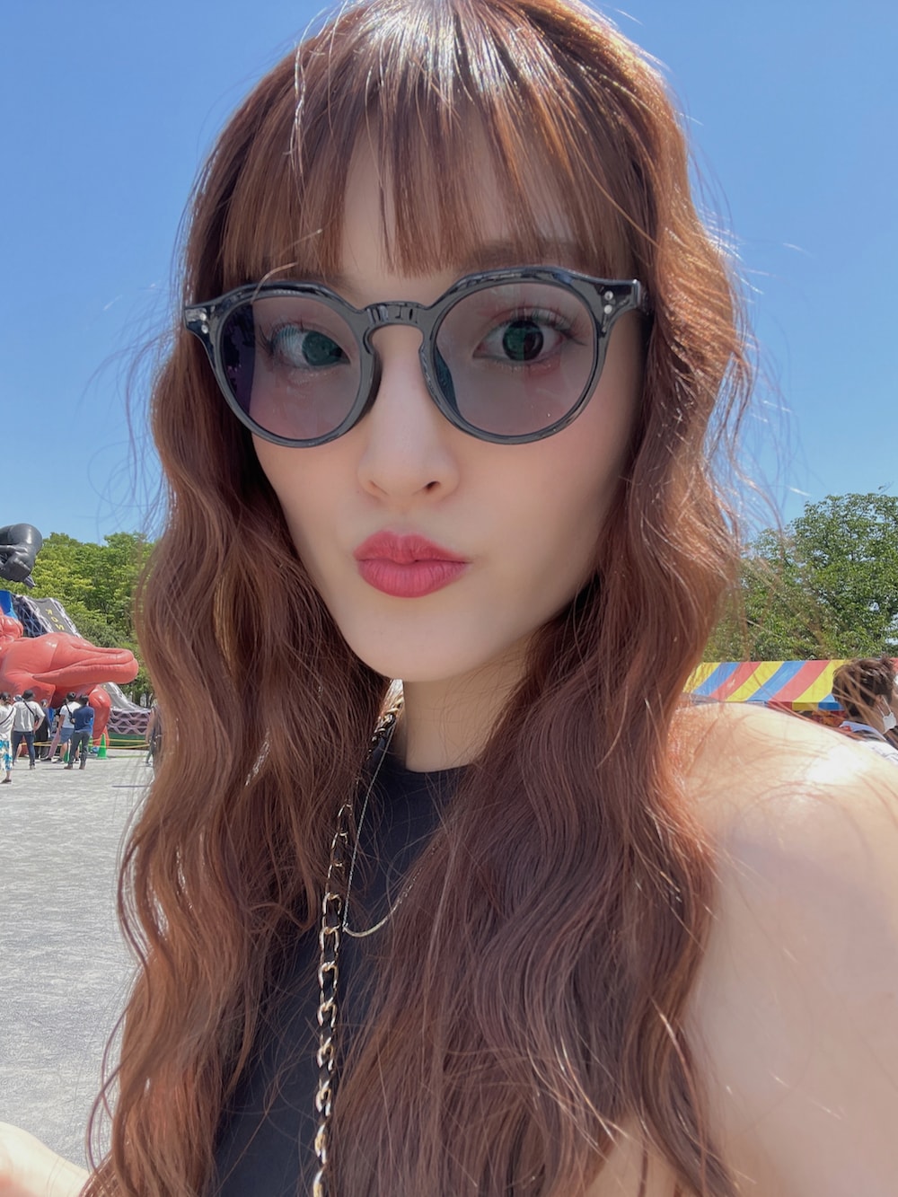 「夏コーデ、キレイめカジュアル、オトナカジュアル、カジュアルコーデ、リラックススタイル、きれいめカジュアル、モノトーン、今日のコスメと服、デニム、スニーカー、スニーカーコーデ、ダンク、サロペット」｜「Calvin Kleinのライトラインブラレット（ブラジャー、ブラック系）」を使った、Haruka ❤︎さん（骨格ナチュラル・レディース・168cm）の夏コーディネートの2枚目の写真
