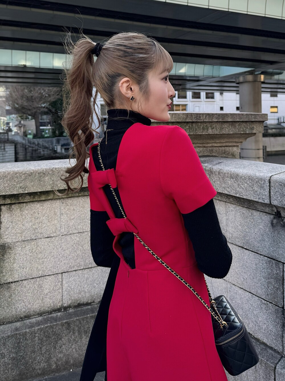 「今日のコーデ、大人女子、大人可愛い、おでかけコーデ、大人ガーリー、大人ファッション、高身長女子、きれいめコーディネート、レイヤードスタイル、セットアップコーデ、休日スタイル、ニーハイブーツ、高身長コーデ、シンプルスタイル、赤」｜「ZARAのアイテム（ブーツ、ブラック系）」を使った、Haruka ❤︎さん（レディース・168cm）の春コーディネートの2枚目の写真