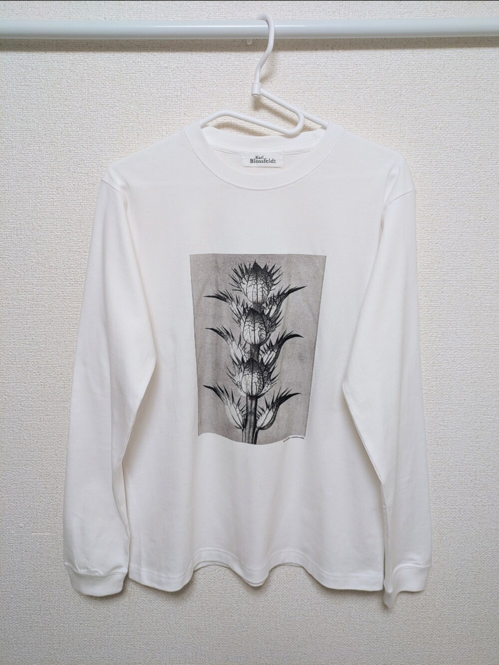 「きれいめカジュアル、カジュアル、カジュアルコーデ、ootd、おしゃれさんと繋がりたい、オトナカジュアル、いいね、save、フォローお願いします🤑、休日スタイル、大人カジュアル、ゆるコーデ、オーバーサイズ、お洒落さんとつながりたい、秋コーデ、ビッグシルエット、シンプル」｜「URBAN RESEARCHのアイテム（Tシャツ/カットソー、ホワイト系）」を使った、Astroさん（メンズ・168cm）の秋コーディネートの3枚目の写真