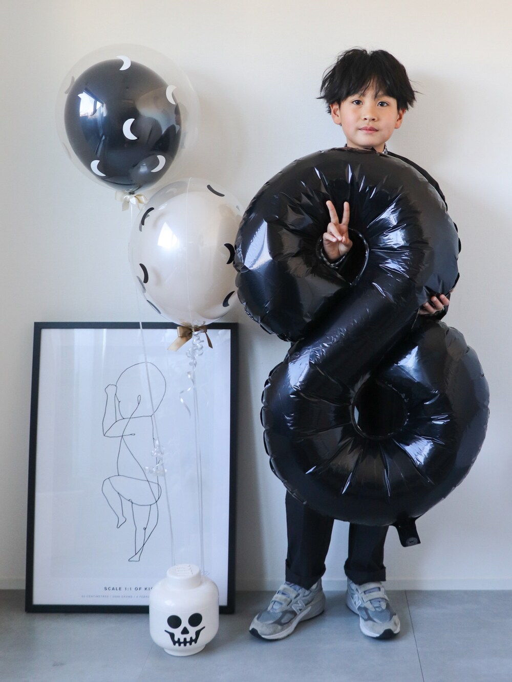 「モノトーン、入学式、卒園式、卒業式、春コーデ、セットアップ、ギンガムチェック、オケージョン、セレモニー、誕生日、スニーカー、冬コーデ、入園式」｜「riziereのノーカラージャケットセットアップ（スーツセット、ブラック系）」を使った、KISA / SANAさん（キッズ・135cm）の冬コーディネートの4枚目の写真