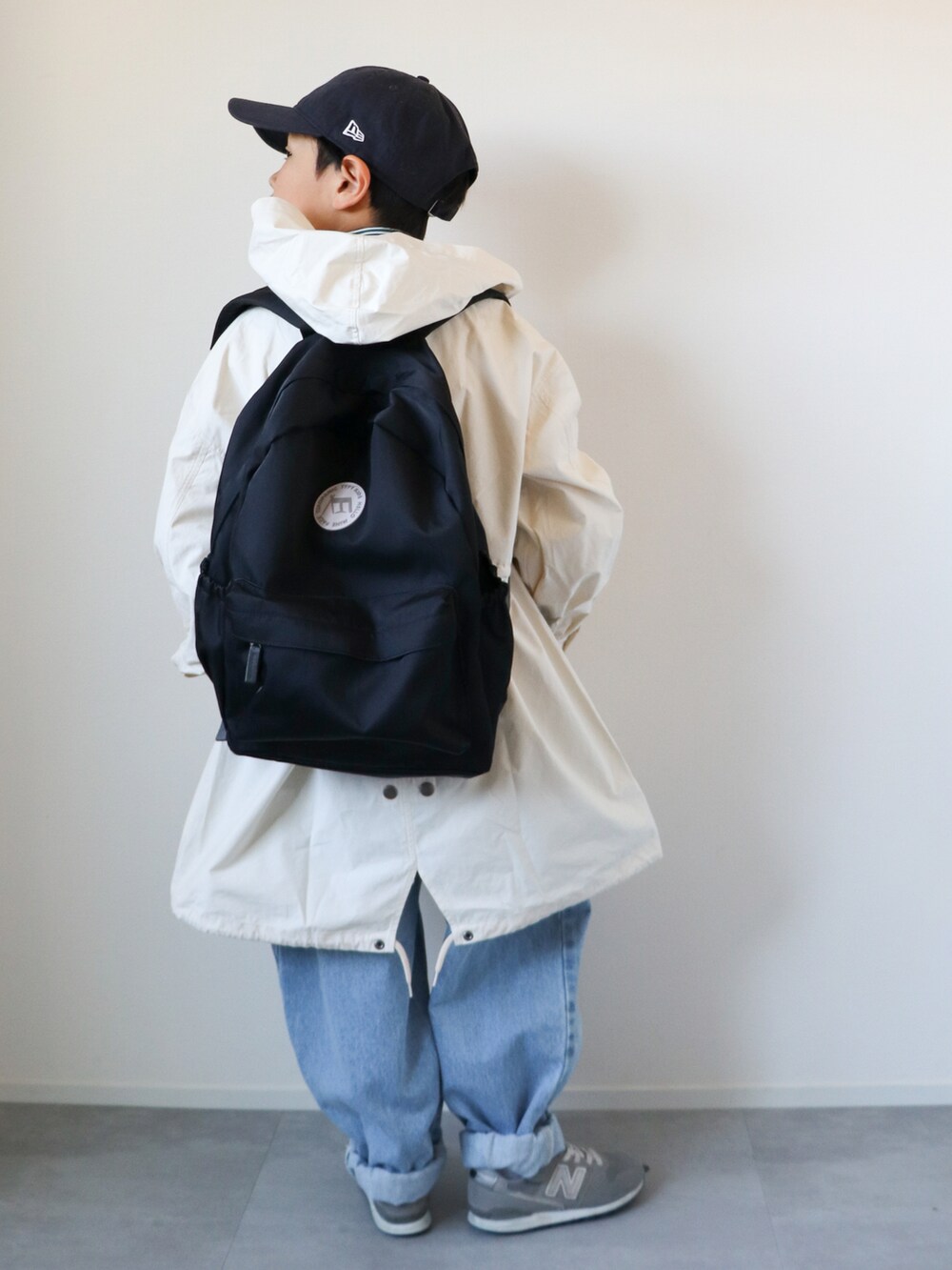 「キャップ、春コーデ、UNIQLO、古着MIX、レイヤードスタイル、ストライプシャツ、デニム、ニューバランス、ほめられ本命コーデ、シンプルコーデ、淡色コーデ、黒リュック、カジュアルコーデ、春色、6歳」|「NEW ERAのWEGO/NEWERA Cooperstown(キャップ、ブルー系)」を使った、KISA / SANAさん(キッズ・129cm)の冬コーディネートの3枚目の写真