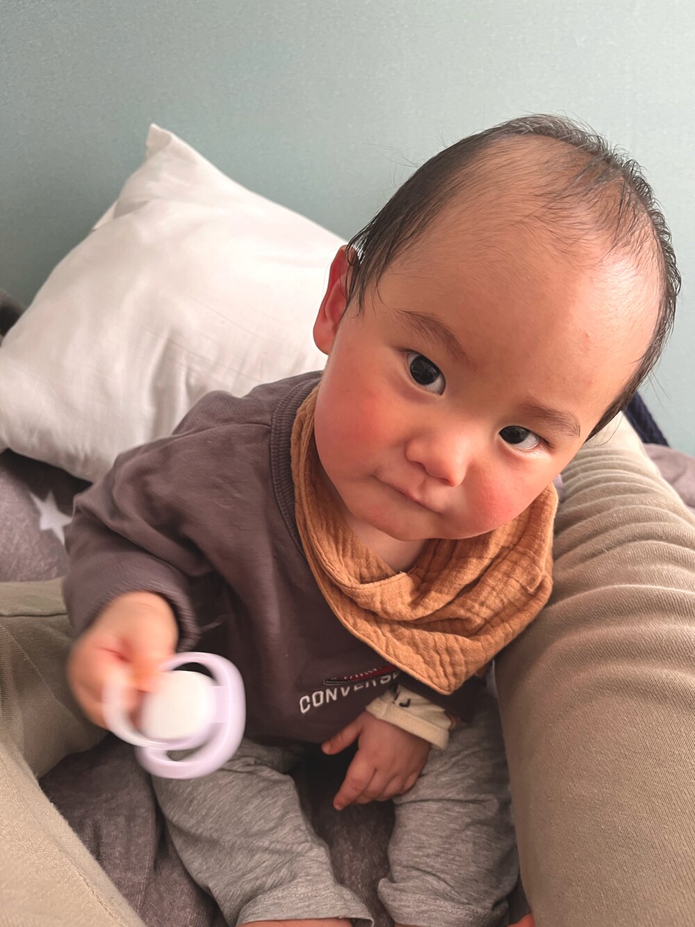 「赤ちゃん、ベビーコーデ、バースデイ、西松屋、H&M、おとこのこ」｜「Birthdayのアイテム（ロンパース、グレー系）」を使った、NAU.Oさん（レディース・153cm）の春コーディネートの3枚目の写真