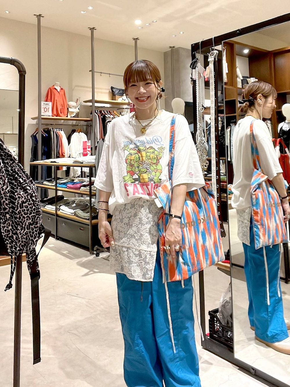 「Over40スタッフ、着痩せ・細見え、体型カバー、ナチュラル、ママコーデ、春コーデ、夏コーデ、カジュアル、niko and ...、淡色コーデ、大人カジュアル、Tシャツ、スカート、パンツ、トートバッグ」｜「niko and...の【WILLIAM B.ELIOTT】レーシーラップスカート（スカート、ホワイト系）」を使った、みきてぃ24さん（レディース・158cm）の夏コーディネートの2枚目の写真