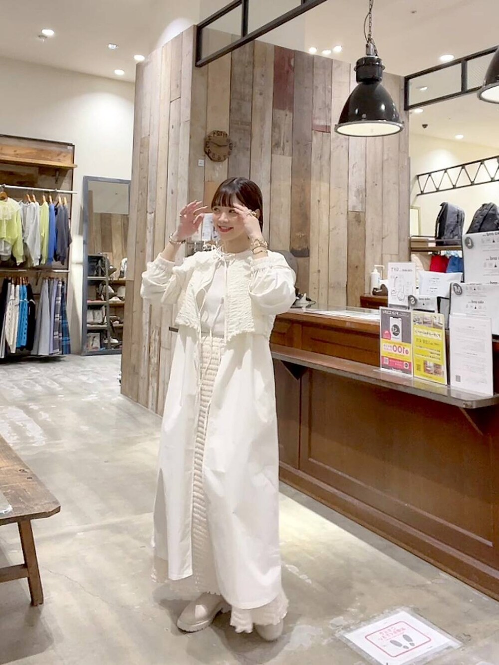 「着痩せ・細見え、体型カバー、ナチュラル、ママコーデ、冬コーデ、カジュアル、niko and ...、春コーデ、ワントーン、モテ、女子会、女子ウケ、フェミニン、スカート、ワンピース」｜「niko and...のオリジナル厚底ゴアブーツ（ブーツ、ベージュ系）」を使った、みきてぃ24さん（骨格ウェーブ・レディース・158cm）の冬コーディネートの5枚目の写真
