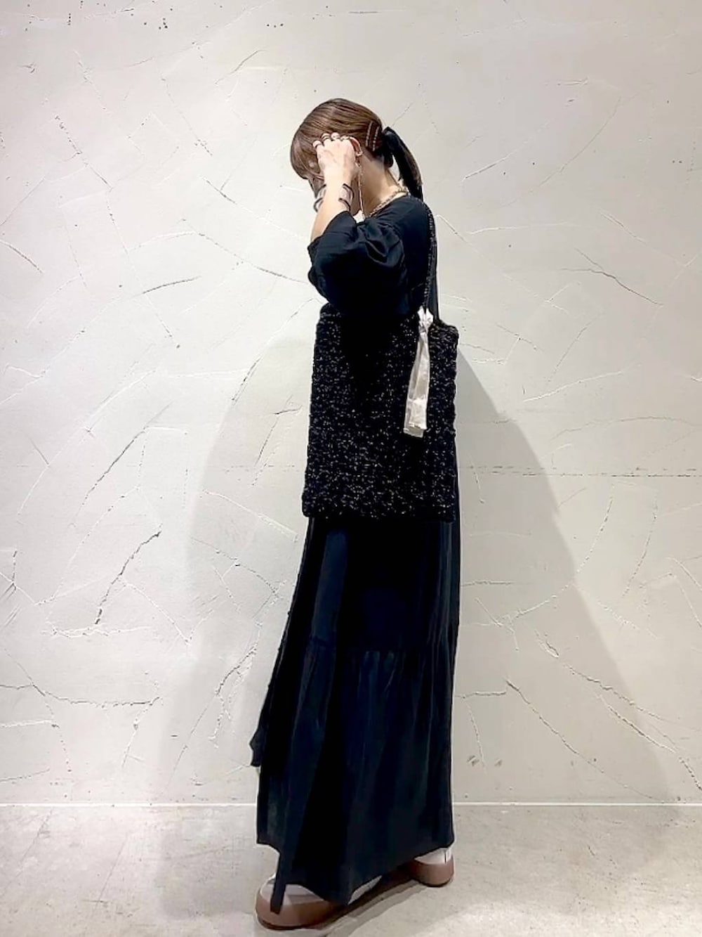 「着痩せ・細見え、体型カバー、ナチュラル、ママコーデ、春コーデ、夏コーデ、カジュアル、niko and ...、淡色コーデ、Over40スタッフ、大人カジュアル、ワンピース、パンツ、レイヤードスタイル、トートバッグ」|「niko and...のDRYチルイージープリントパンツ(その他パンツ、ベージュ系)」を使った、みきてぃ24さん(レディース・158cm)の春コーディネートの7枚目の写真