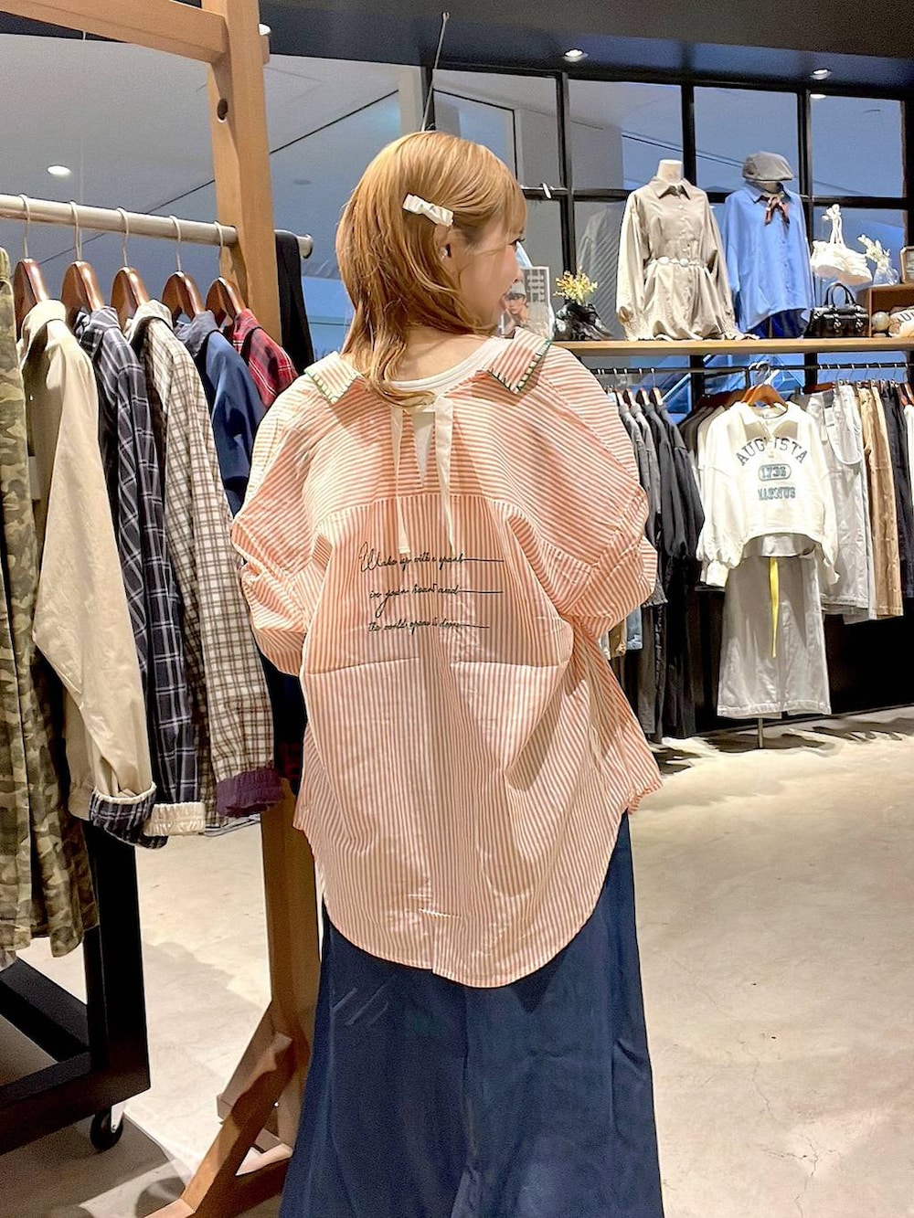 その他のその他シューズを着用したレディースの冬コーディネートの6枚目の写真