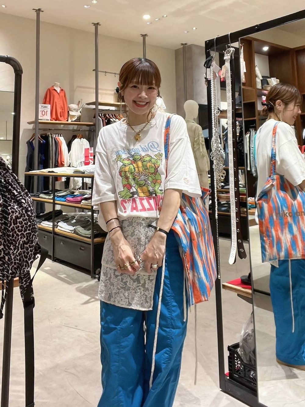 「Over40スタッフ、着痩せ・細見え、体型カバー、ナチュラル、ママコーデ、春コーデ、夏コーデ、カジュアル、niko and ...、淡色コーデ、大人カジュアル、Tシャツ、スカート、パンツ、トートバッグ」｜「niko and...の【WILLIAM B.ELIOTT】レーシーラップスカート（スカート、ホワイト系）」を使った、みきてぃ24さん（レディース・158cm）の夏コーディネートの7枚目の写真
