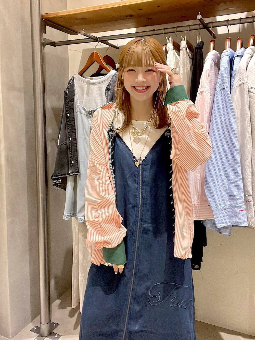 その他のその他シューズを着用したレディースの冬コーディネートの7枚目の写真