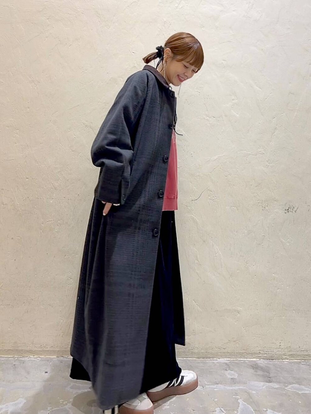 「ママコーデ、着痩せ・細見え、体型カバー、ナチュラル、冬コーデ、カジュアル、niko and ...、淡色コーデ、Over40スタッフ、大人カジュアル、コート、アウター、ロングコート、スウェット、スカート」|「niko and...のウーリーテックステンロングコート(その他アウター、グレー系)」を使った、みきてぃ24さん(レディース・158cm)の冬コーディネートの4枚目の写真